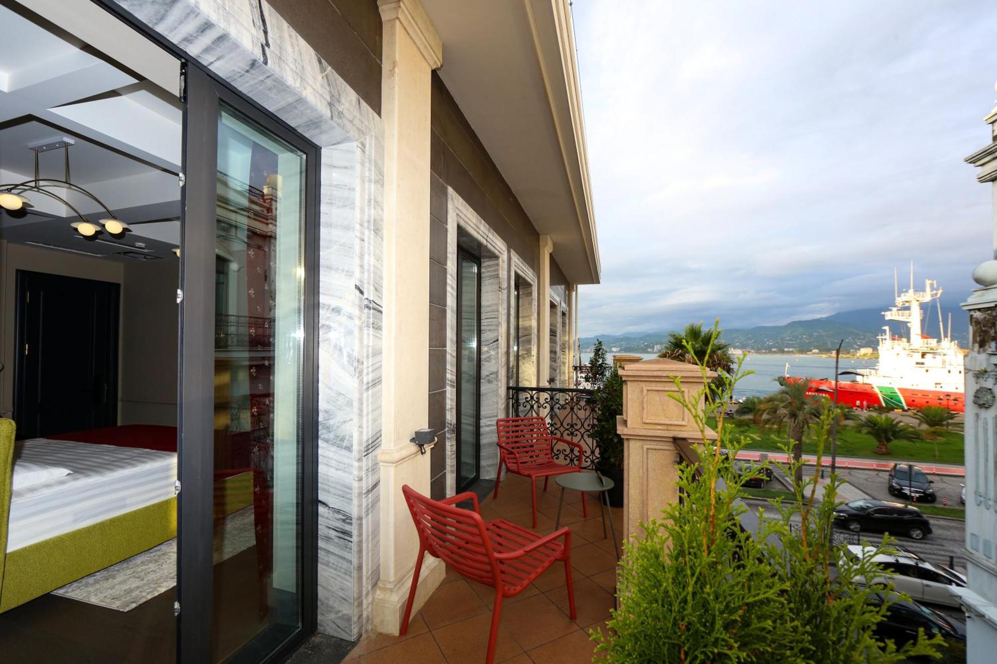 Hotel Retro บาทูมิ ภายนอก รูปภาพ