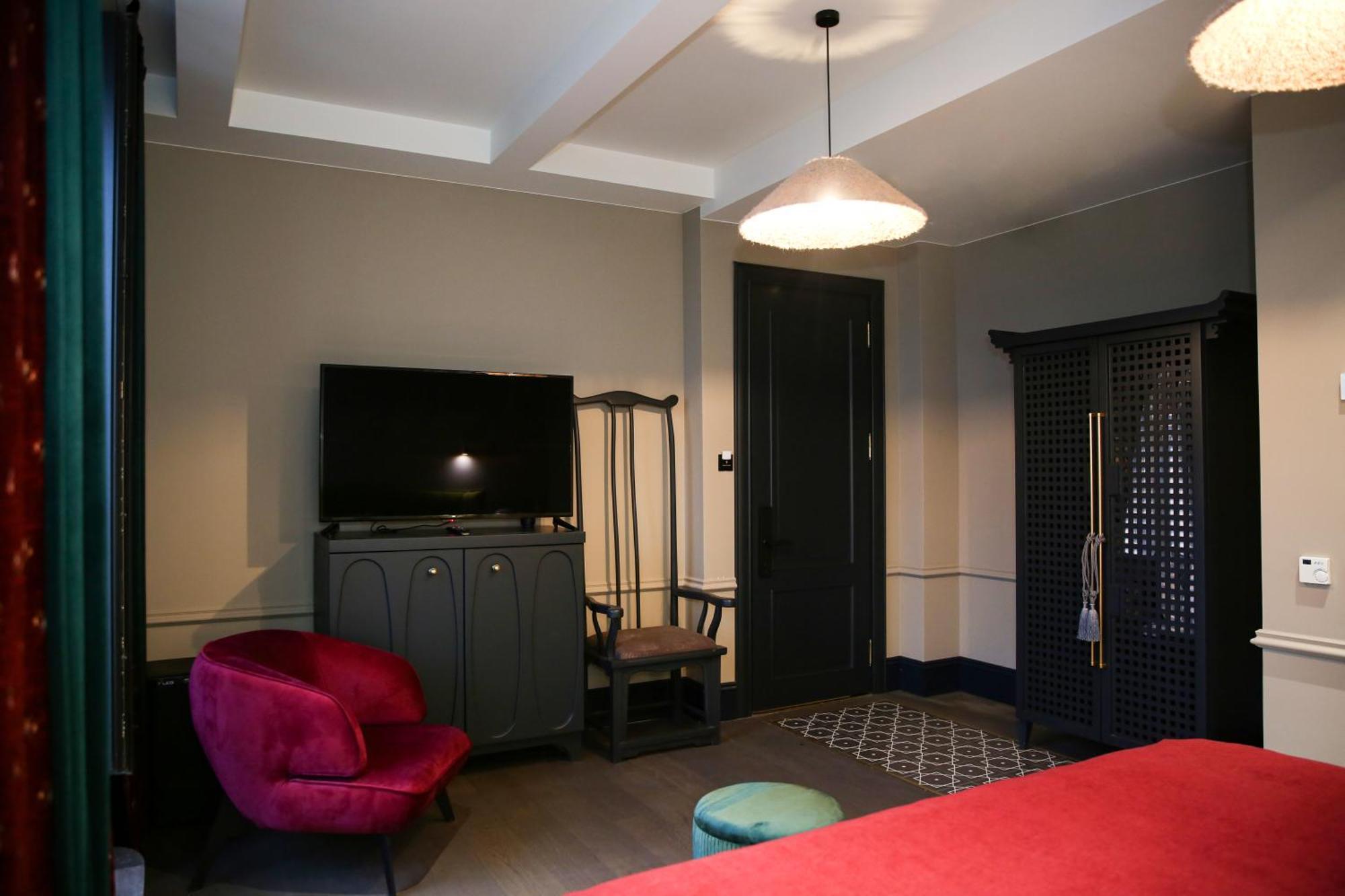 Hotel Retro บาทูมิ ภายนอก รูปภาพ