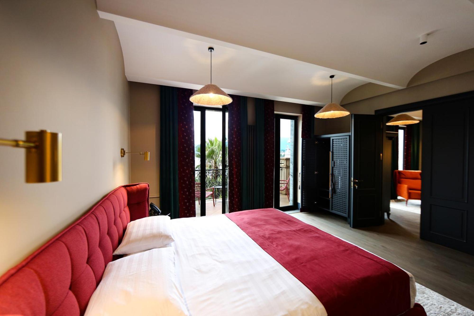 Hotel Retro บาทูมิ ภายนอก รูปภาพ
