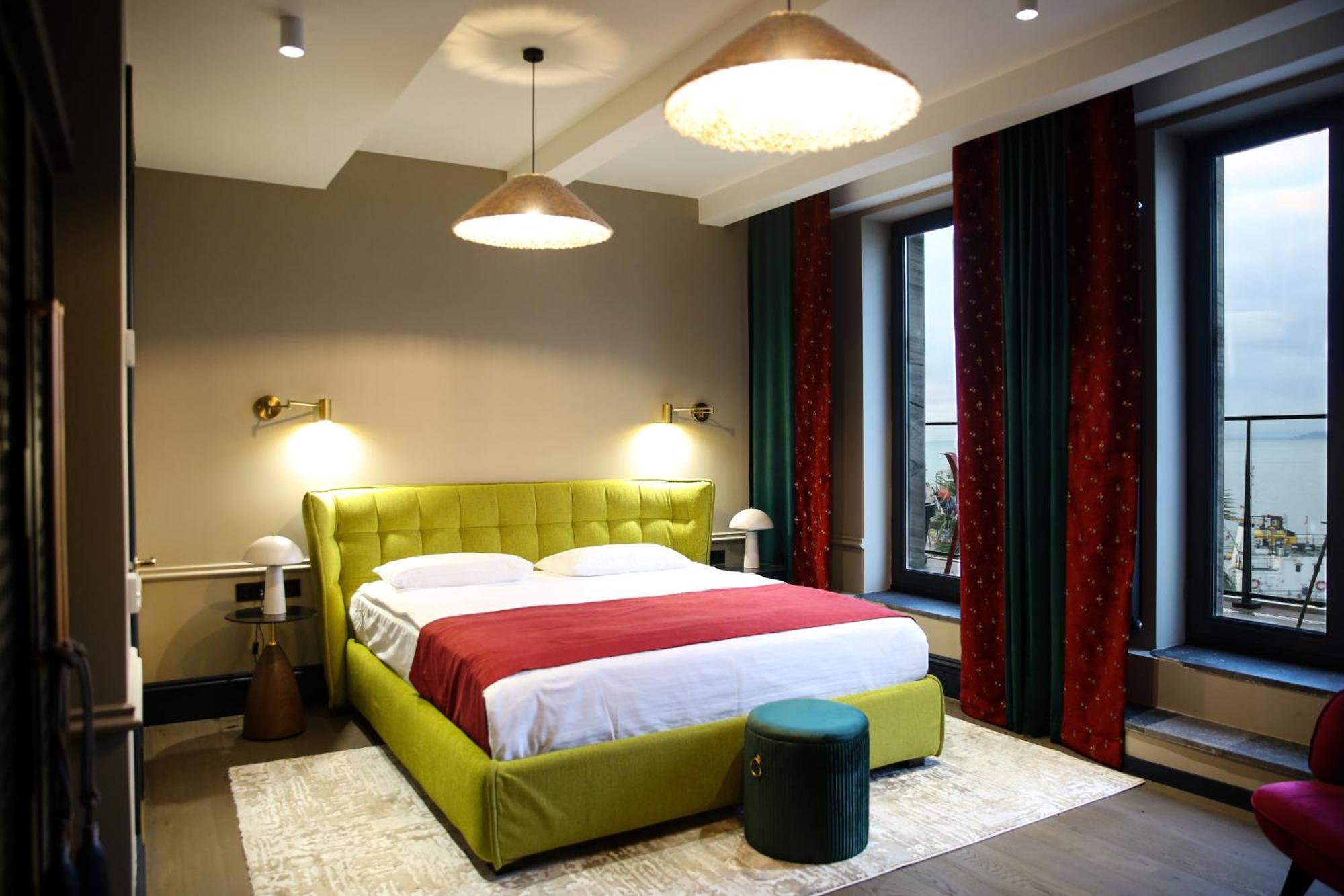 Hotel Retro บาทูมิ ภายนอก รูปภาพ