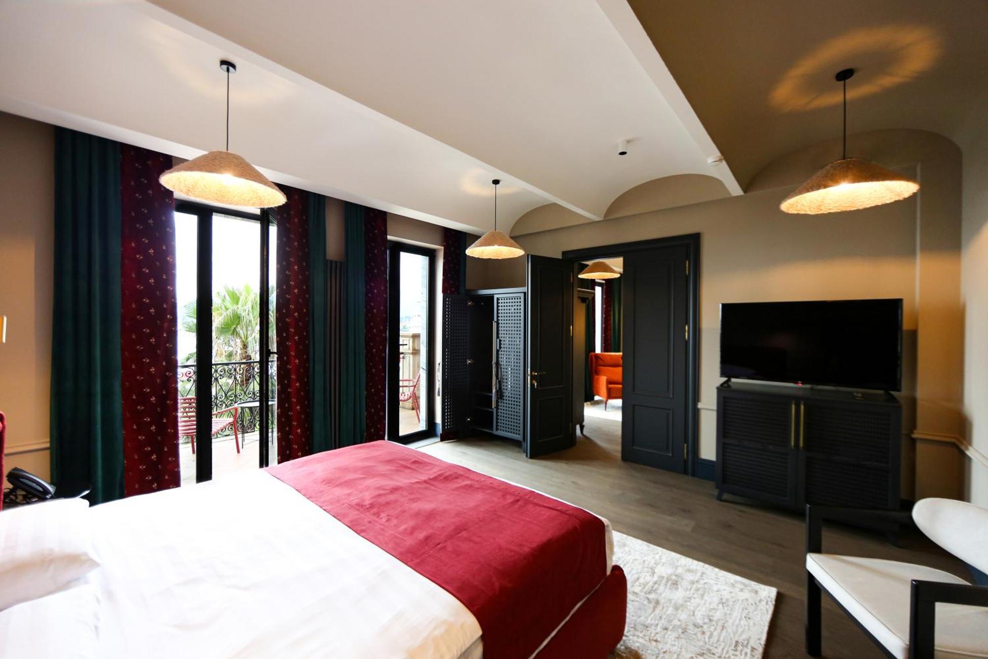 Hotel Retro บาทูมิ ภายนอก รูปภาพ