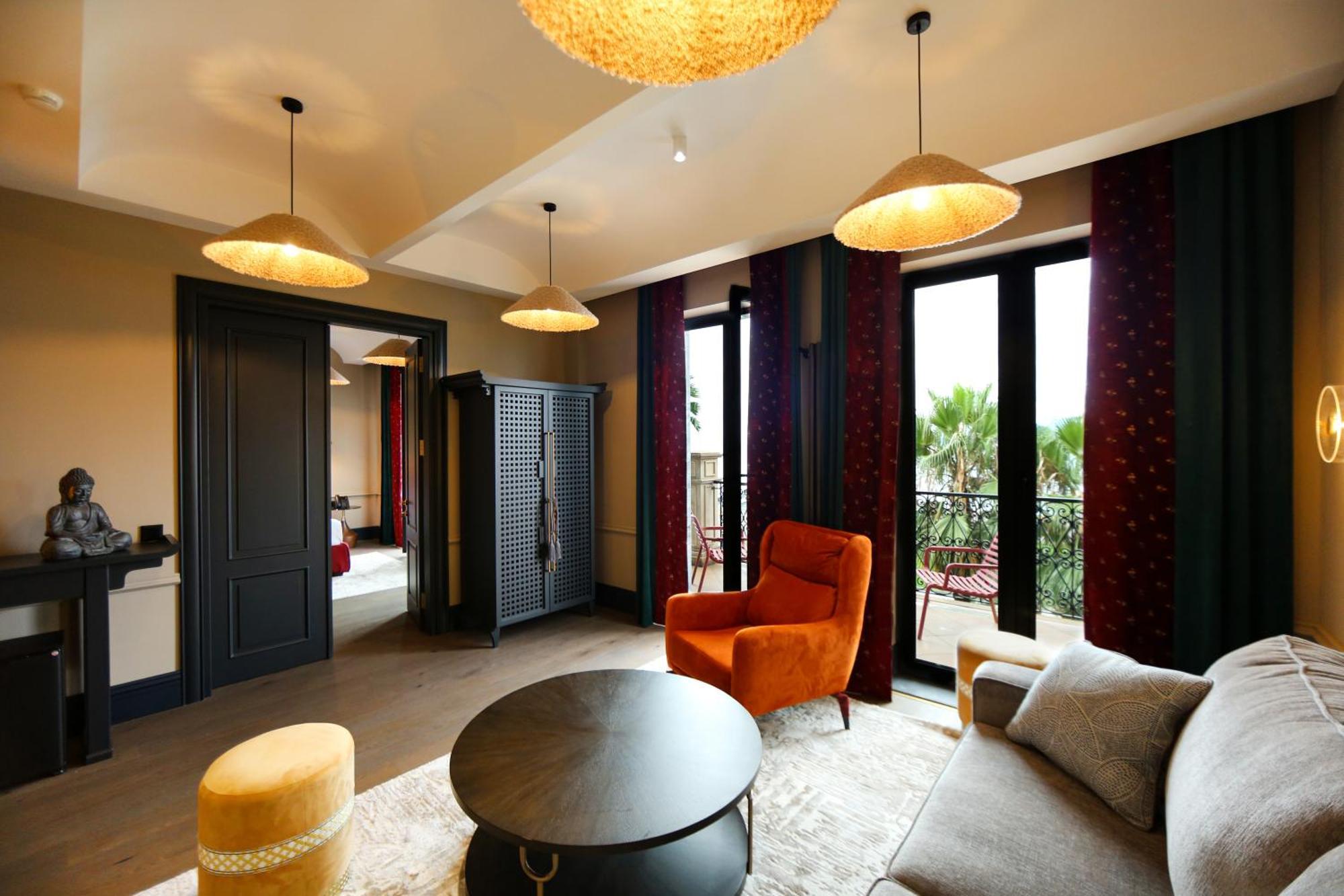 Hotel Retro บาทูมิ ภายนอก รูปภาพ
