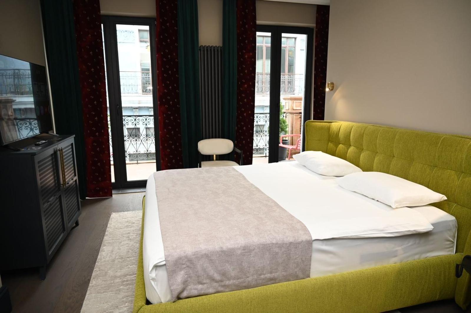 Hotel Retro บาทูมิ ภายนอก รูปภาพ