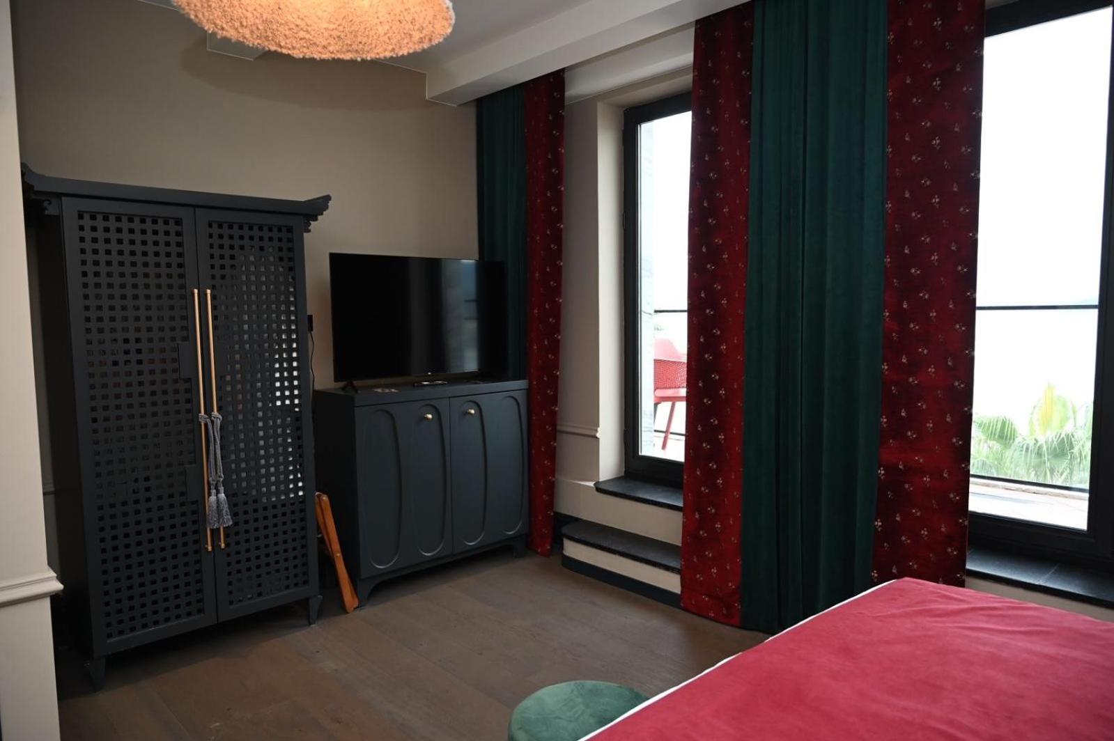 Hotel Retro บาทูมิ ภายนอก รูปภาพ
