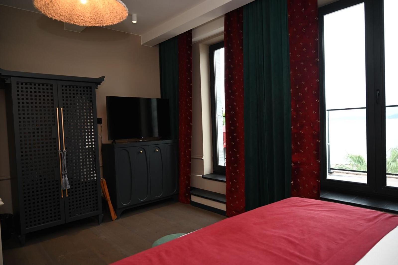 Hotel Retro บาทูมิ ภายนอก รูปภาพ