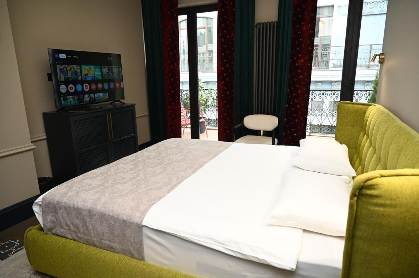 Hotel Retro บาทูมิ ภายนอก รูปภาพ