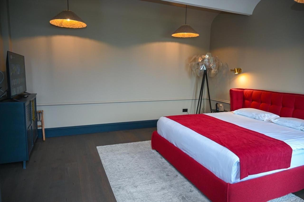 Hotel Retro บาทูมิ ภายนอก รูปภาพ