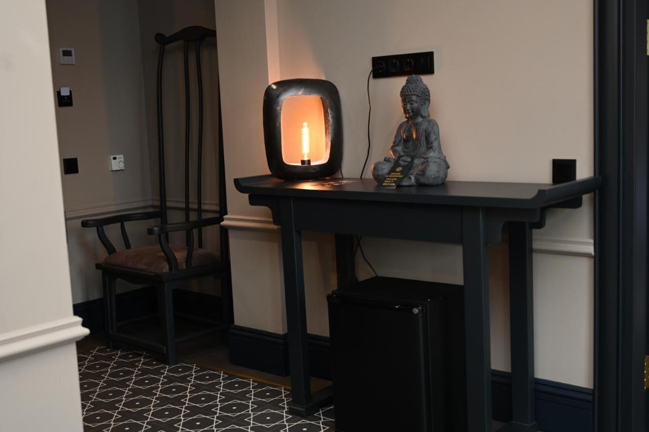 Hotel Retro บาทูมิ ภายนอก รูปภาพ
